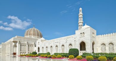 Sultan Qaboos Grand Mosque in Muscat, Oman - a must for a Oman Itinerary