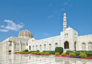 Sultan Qaboos Grand Mosque in Muscat, Oman - a must for a Oman Itinerary